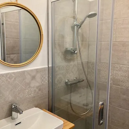 Maison familiale avec jardin - 5 chambres Hébergement de vacances Caen